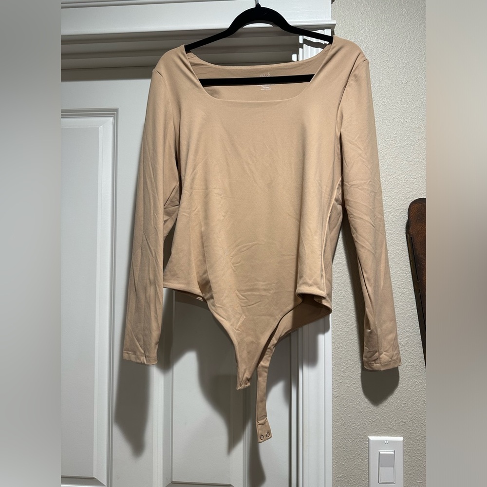 Nuuds square neck bodysuit
